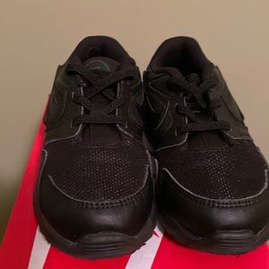 Black Nikes 10c